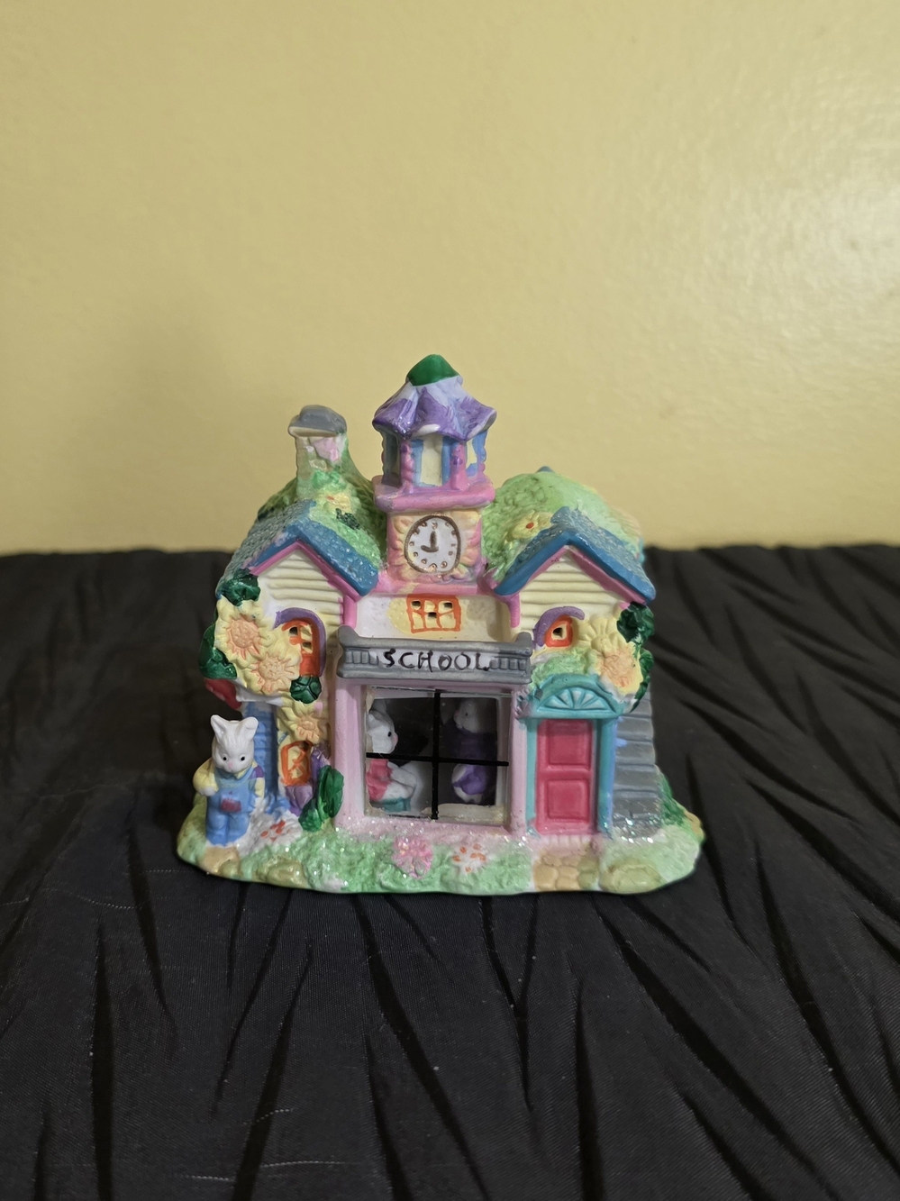 Hoppy Hollows 2003 Schoolhouse Easter Bunny Figurine